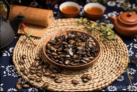 تهیه دمنوش تخم هندوانه بسیار ساده و سریع است فواید دمنوش تخم هندوانه, دمنوش تخم هندوانه و کاهش وزن