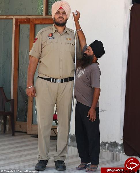 9703 52t2996 قدبلندترین افسر پلیس جهان در هند خدمت می‌کند (عکس)
