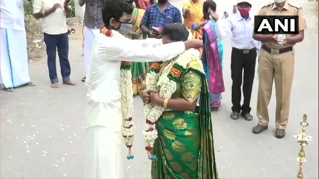 ازدواج روی پل در هند،اخبار گوناگون،خبرهای گوناگون