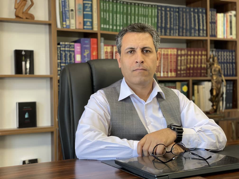 وکیل احمد بنی جمالی متخصص امور حقوق ثبتی و ملکی