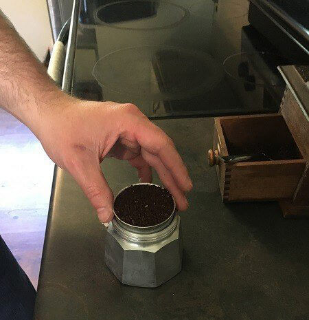 نحوه استفاده از موکاپ, درست کردن قهوه با موکاپ